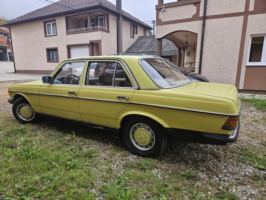 Мерседес Бенс Седан 1981