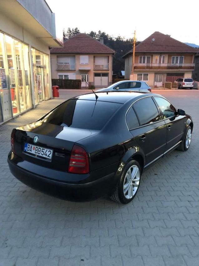 Шкода Великолепный Седан 2003