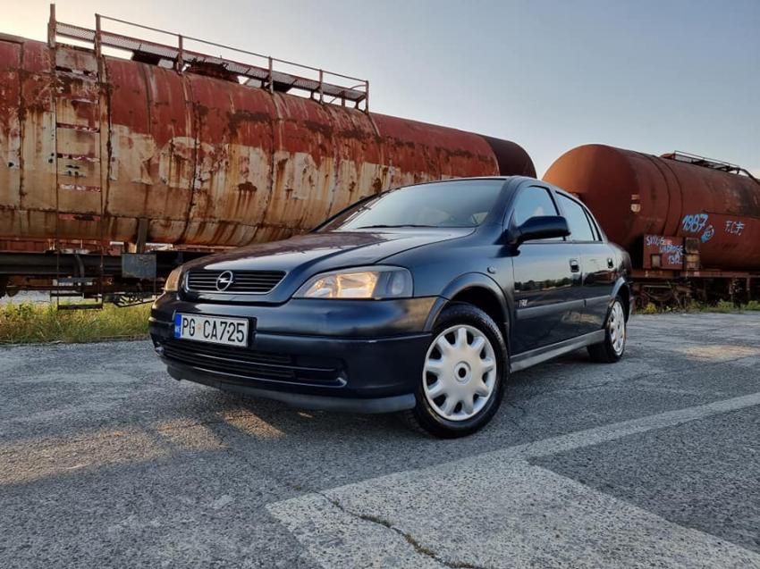 Опель Астра Седан 2002