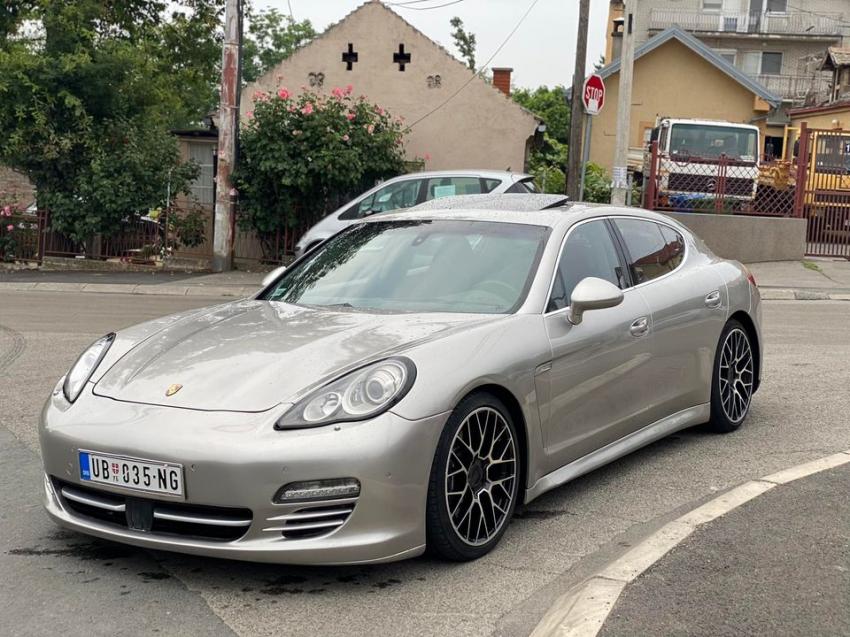 Порше Панамера Хэтчбек 5 дв. 2010